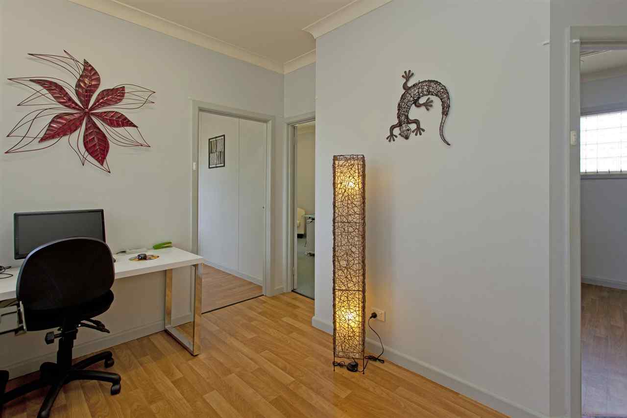 resized-2349823-editgundowering house 26.JPG